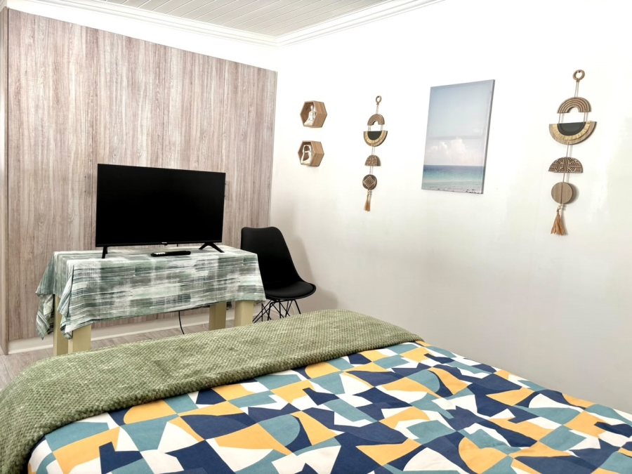 6 Bedroom Property for Sale in Vasco Estate Western Cape
